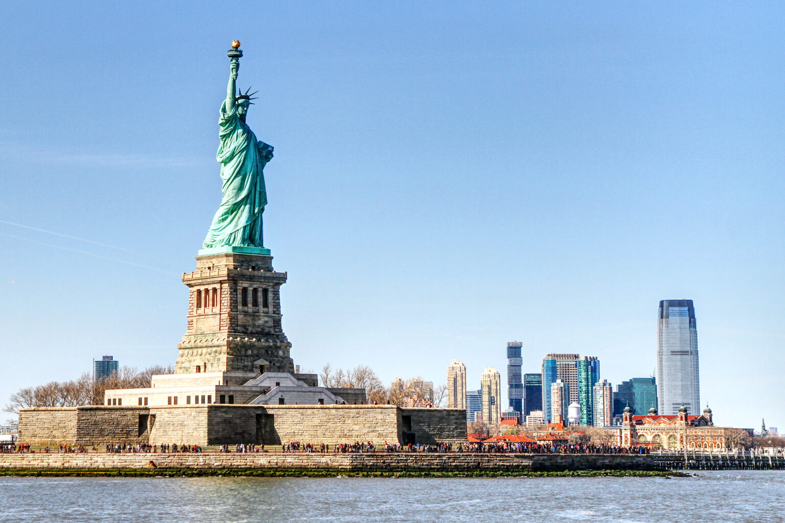 Statue Liberty With City Background 1536x1024